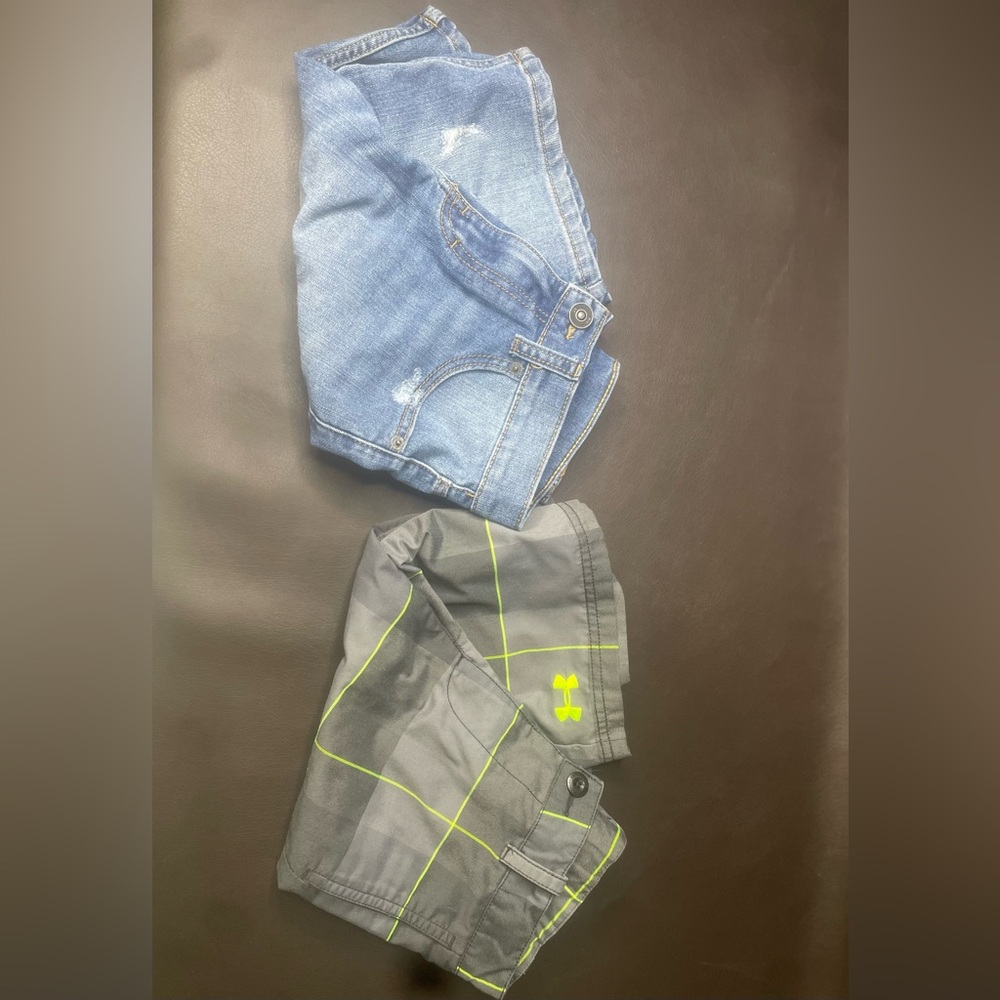Under Armour Kids Black and Yellow Grid Shorts
